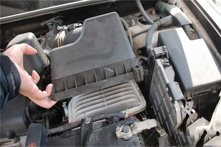 干式乐动（中国）官方网站在维护时，取出滤芯，轻轻敲击端面，灰尘即可掉下，同时可用毛刷轻刷沾污表面