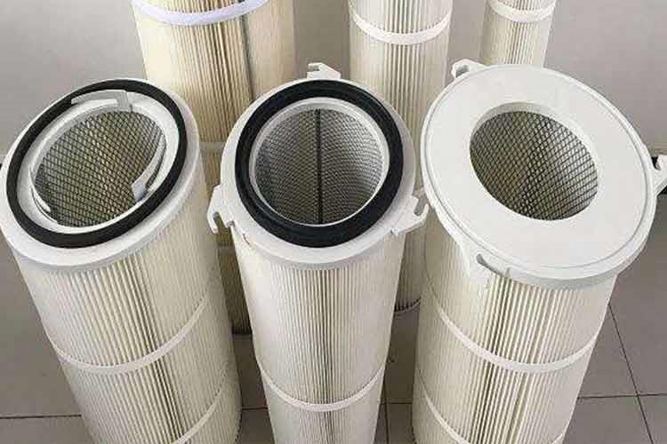 组合式登录入口表面过滤风速低于1.0m/min，远低于布袋除尘器的5～8m/min的过滤风速，大大降低了粉尘因摩擦产生着火及爆炸的现象