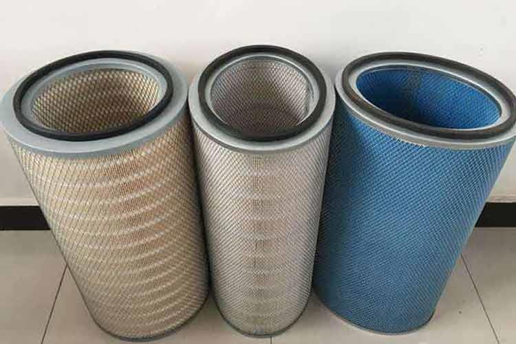 过滤室及登录入口检查在滤筒除尘器运行过程中，在线清灰系统的持续运作会及时清理掉滤筒表面附着的灰尘以保障除尘器的过滤效果