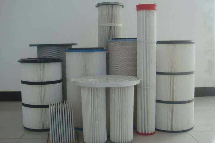 登录入口是由必定长度挺括的滤料折叠成褶，首尾粘合而成的星形过滤筒